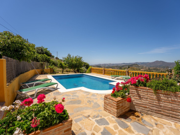 Villa for sale in Mijas