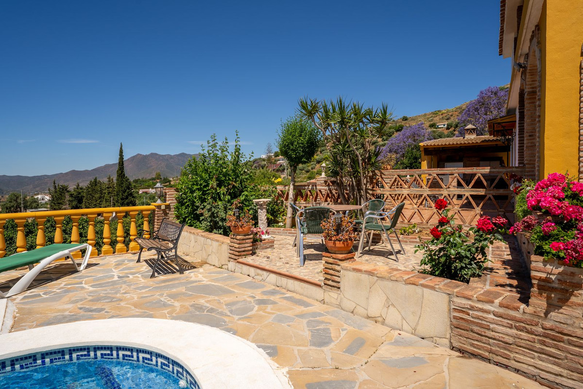 Villa for sale in Mijas