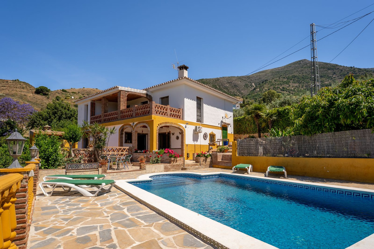 Villa for sale in Mijas