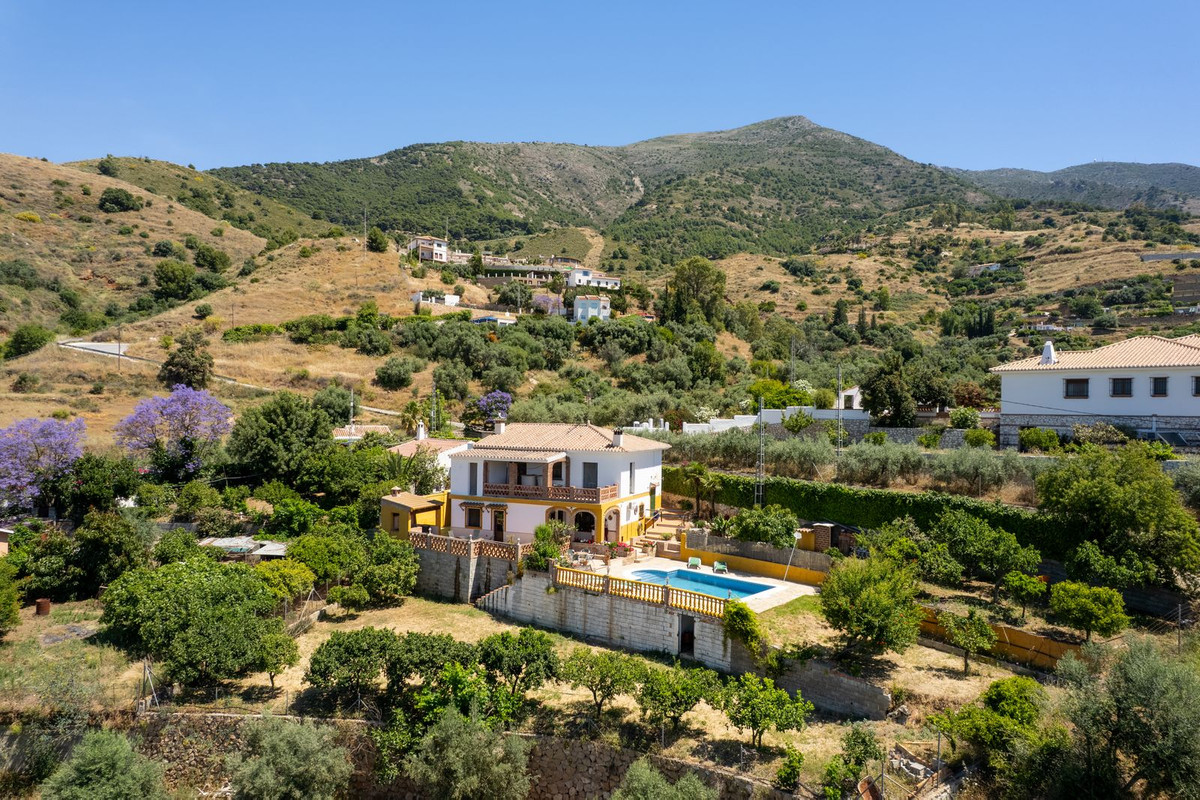 Villa-in-Mijas-Ref-R5444962 Villa for sale in Mijas