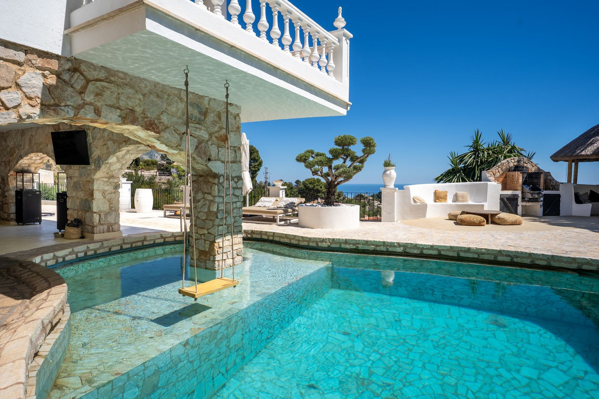 Villa for sale in Mijas