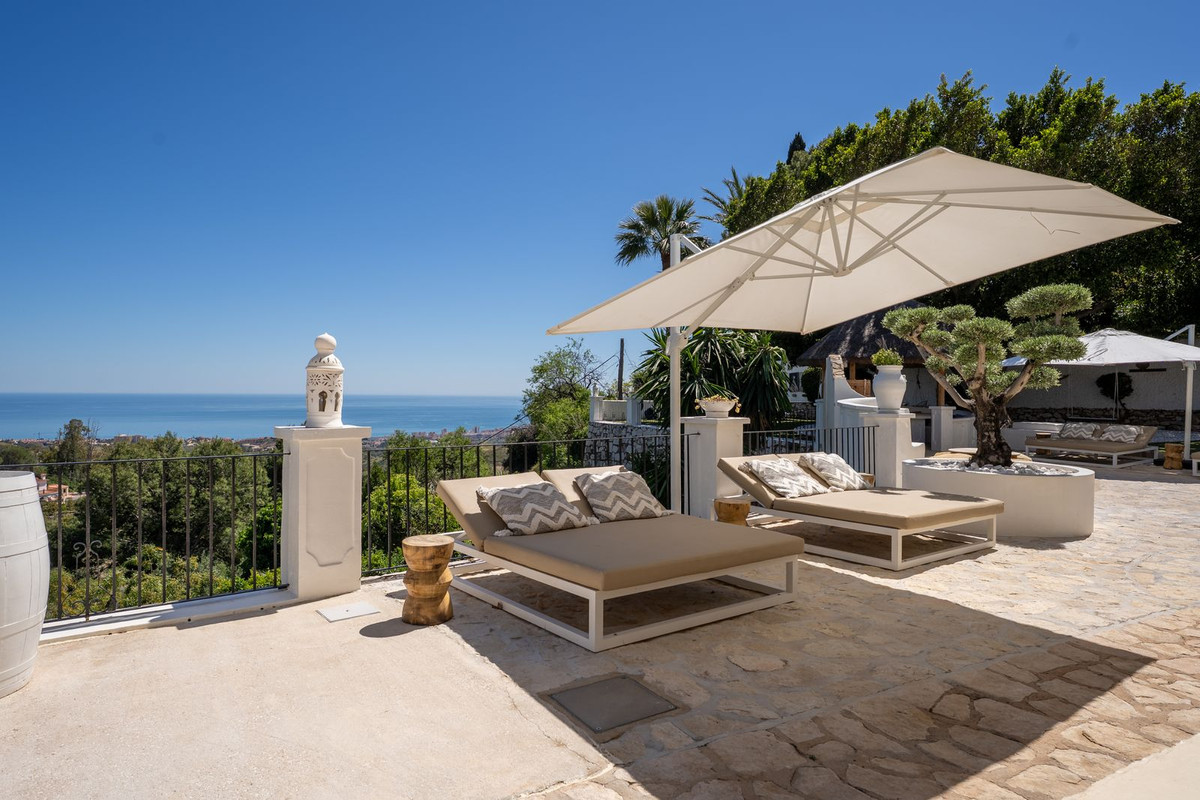 Villa for sale in Mijas