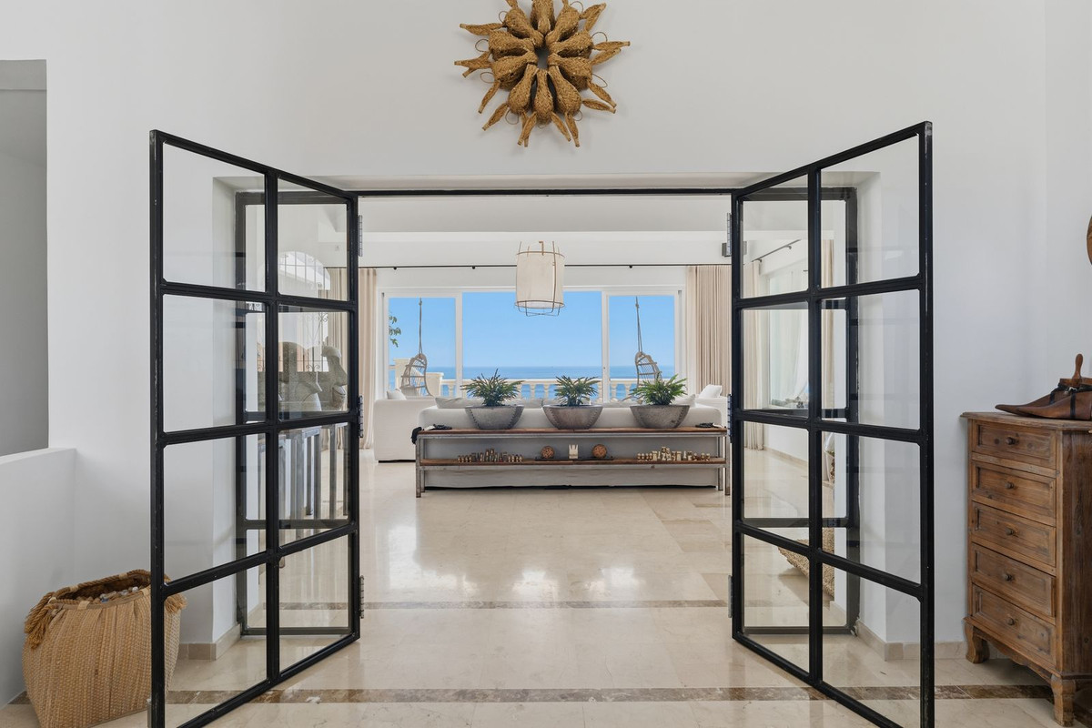 Villa for sale in Mijas