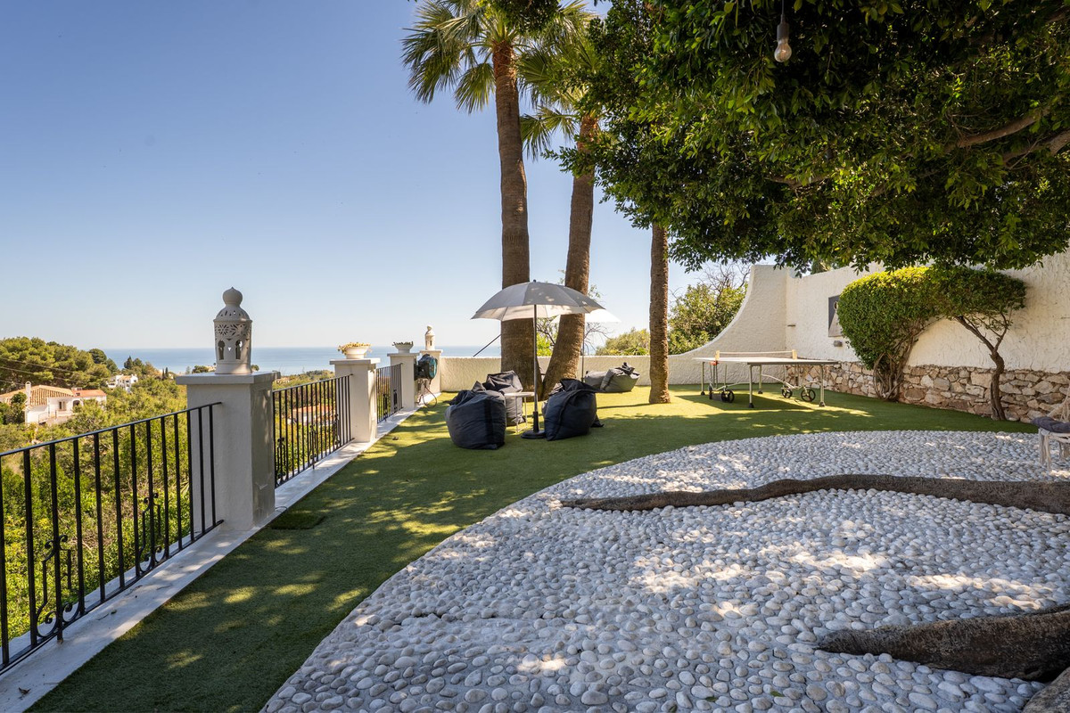 Villa for sale in Mijas