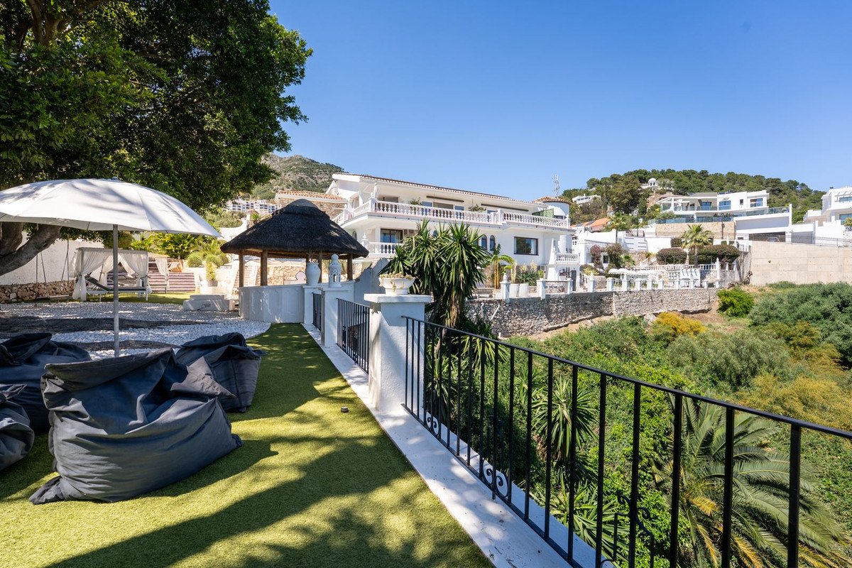 Villa for sale in Mijas