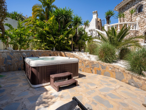 Villa for sale in Mijas