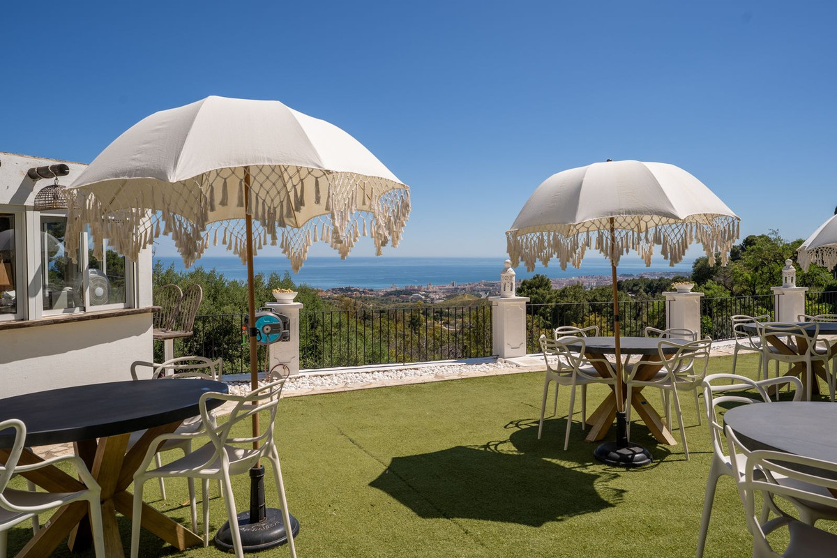 Villa for sale in Mijas