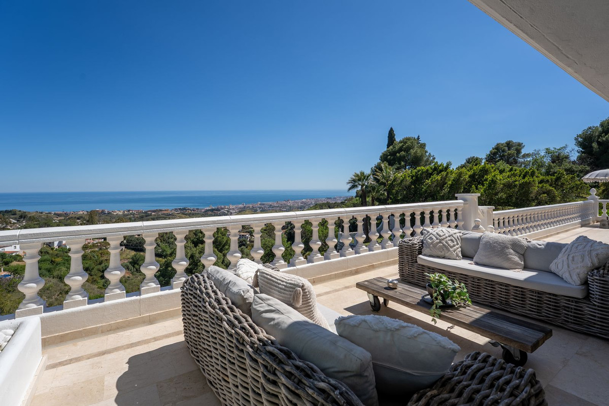 Villa for sale in Mijas