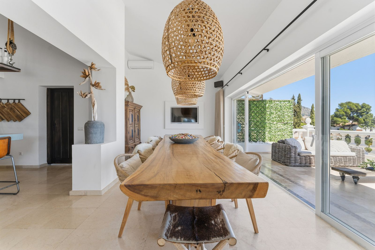 Villa for sale in Mijas