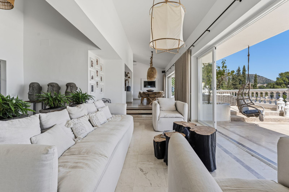 Villa for sale in Mijas