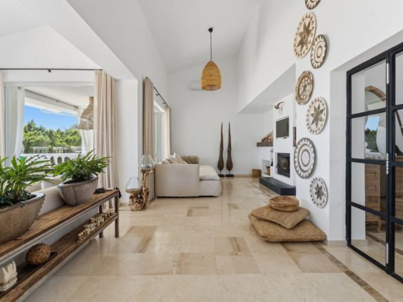 Villa for sale in Mijas