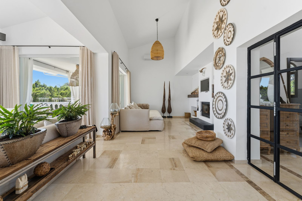 Villa for sale in Mijas