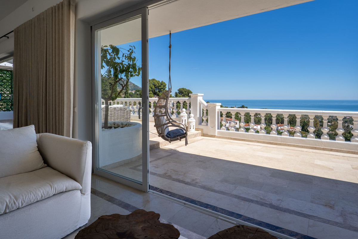 Villa for sale in Mijas
