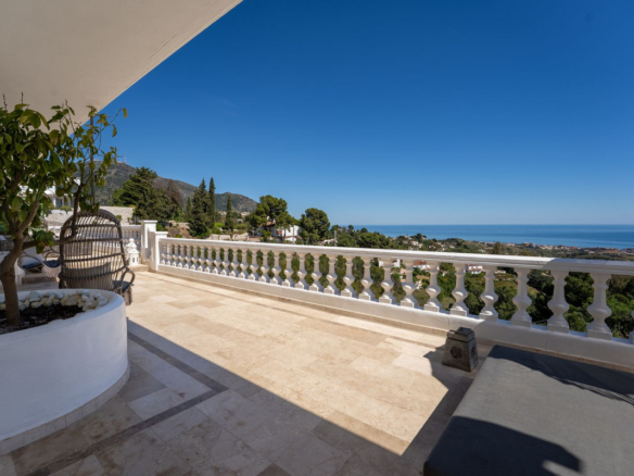 Villa for sale in Mijas