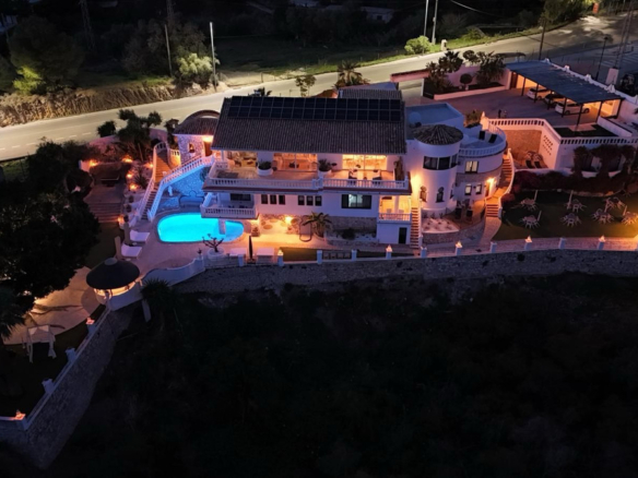 Villa for sale in Mijas