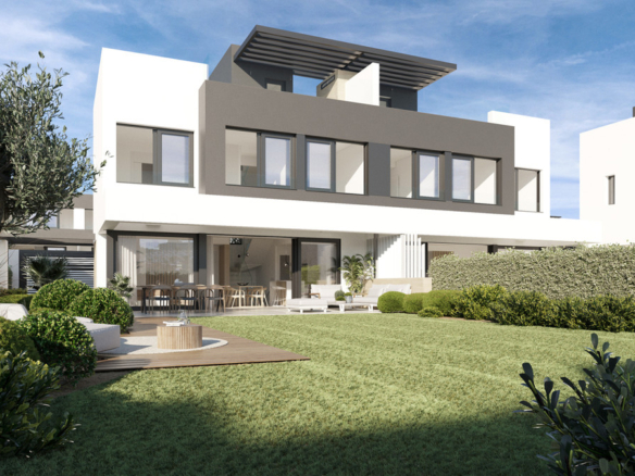 New Semi-Detached House for sale in Estepona