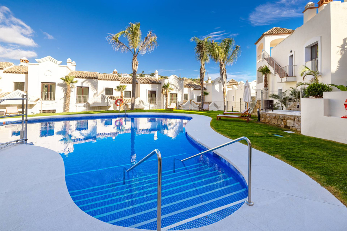 New Townhouse for sale in Estepona