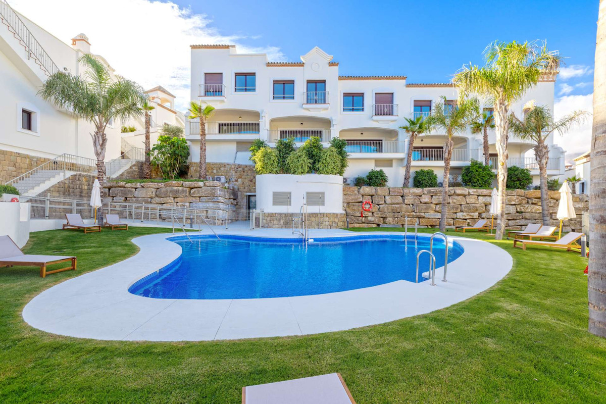 new-Townhouse-in-Estepona-Ref-R5438383U248149 New Townhouse for sale in Estepona