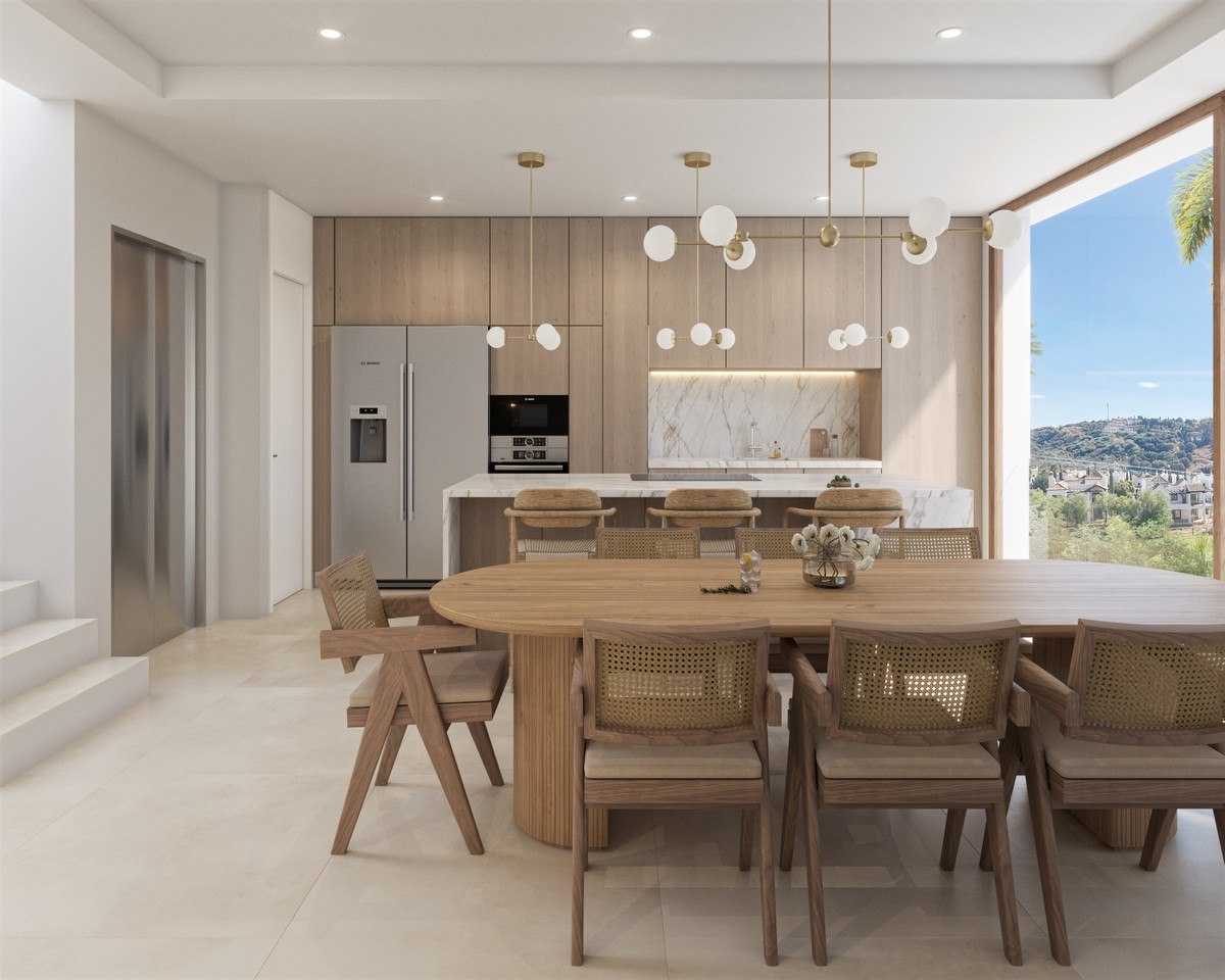 New Villa for sale in Estepona