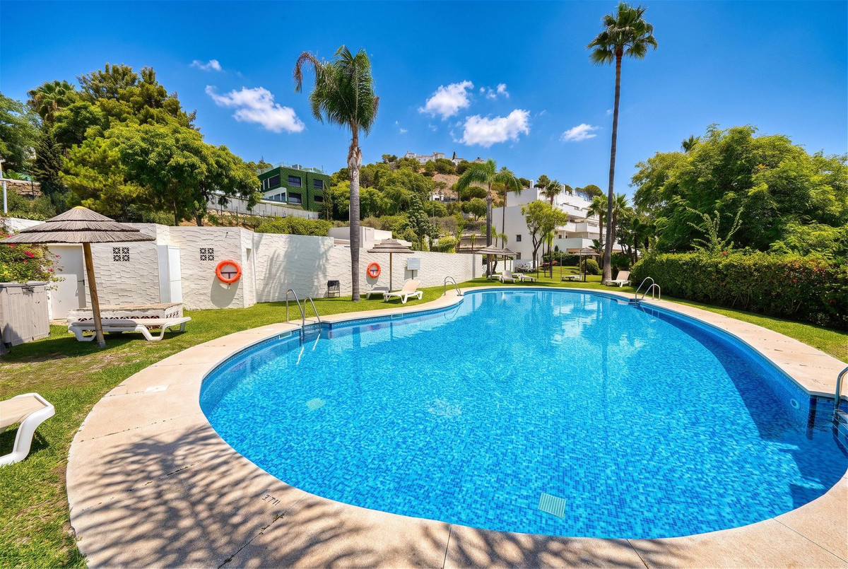 Apartment-in-Benahavis-Ref-R5457643 Apartment for sale in Benahavís