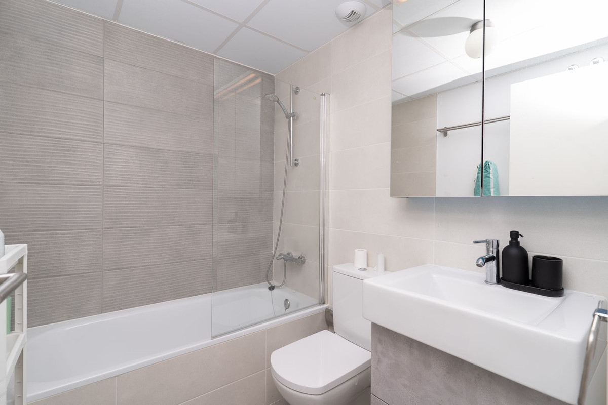 Apartment for sale in Estepona