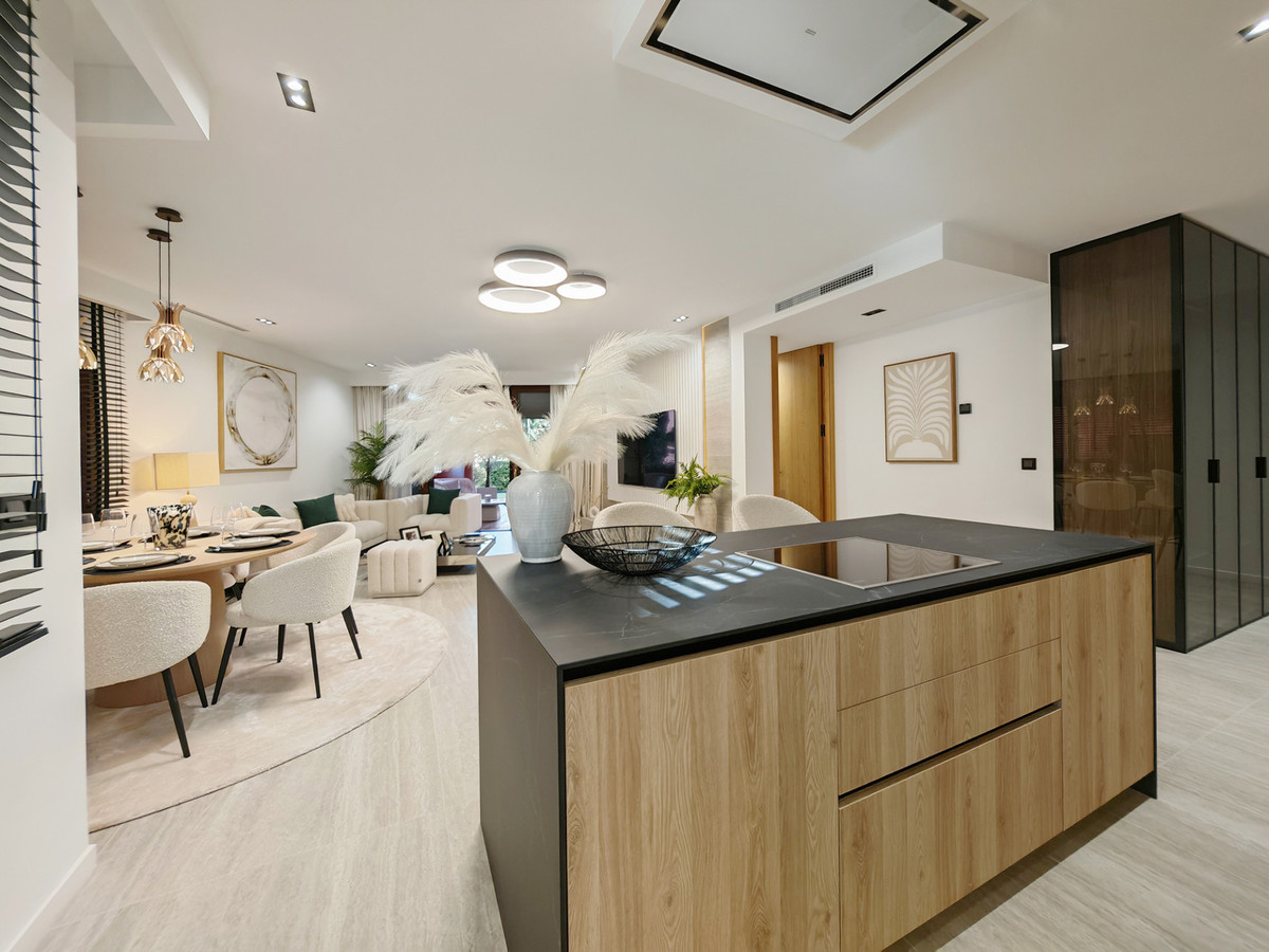 Apartment for sale in Estepona