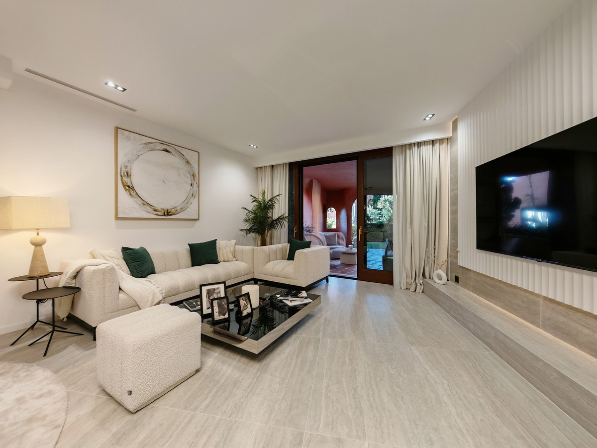 Apartment for sale in Estepona