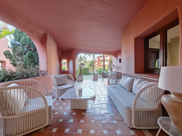 Apartment for sale in Estepona