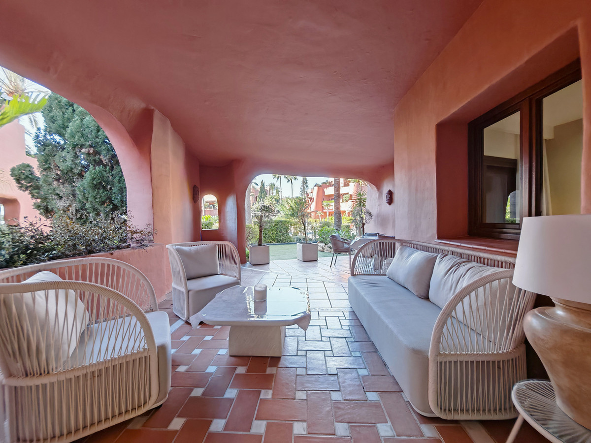 Apartment for sale in Estepona