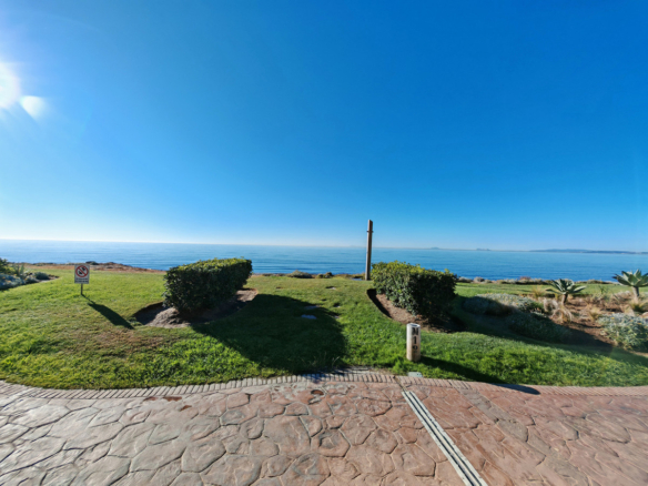 Apartment for sale in Estepona