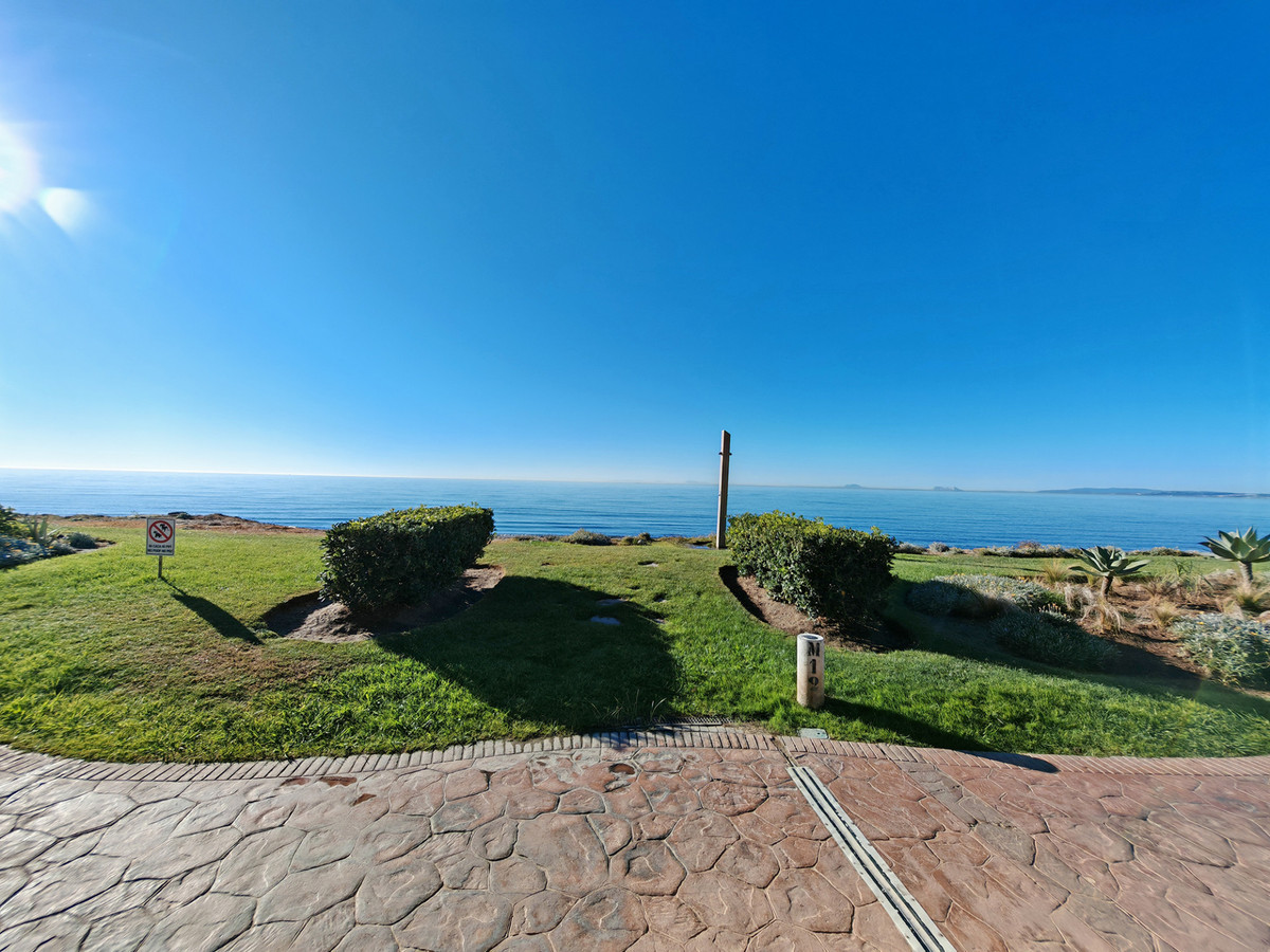 Apartment for sale in Estepona