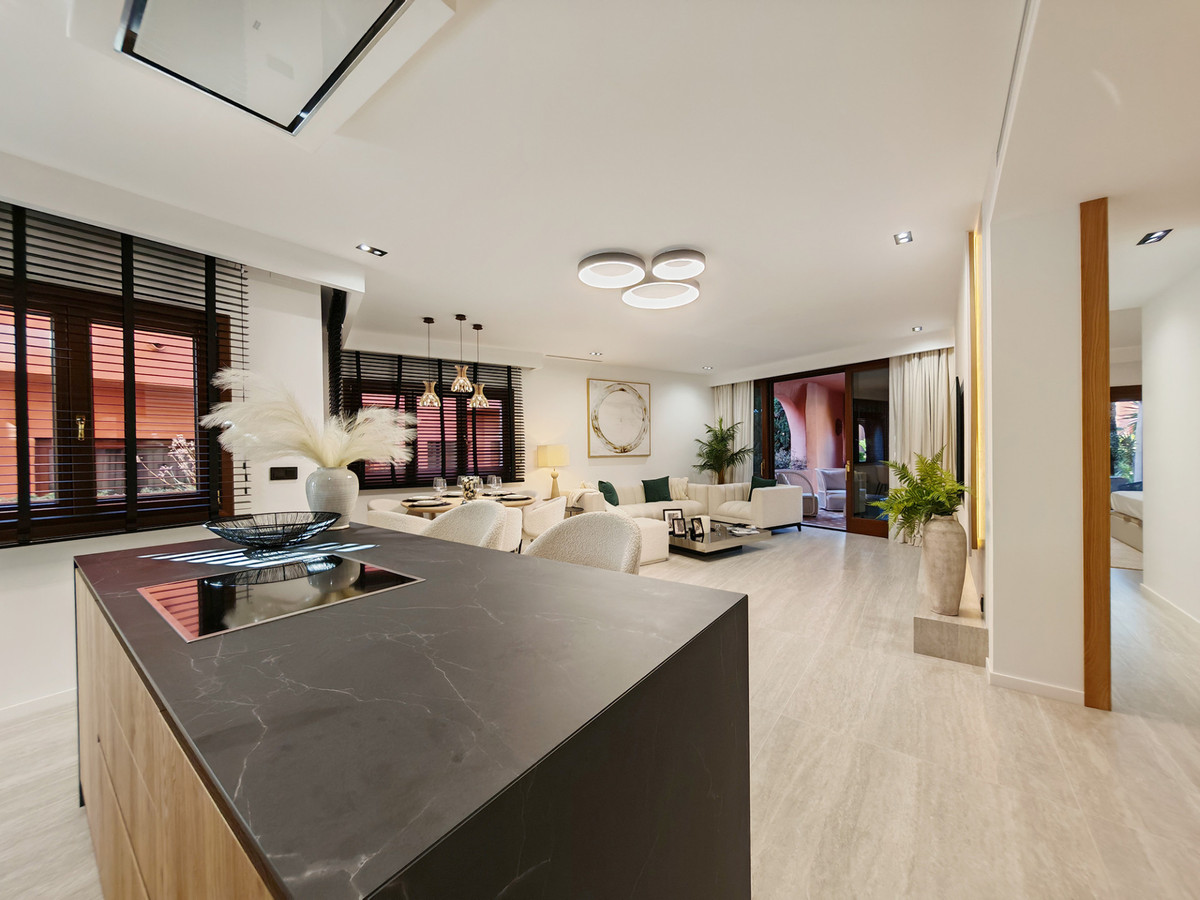 Apartment for sale in Estepona