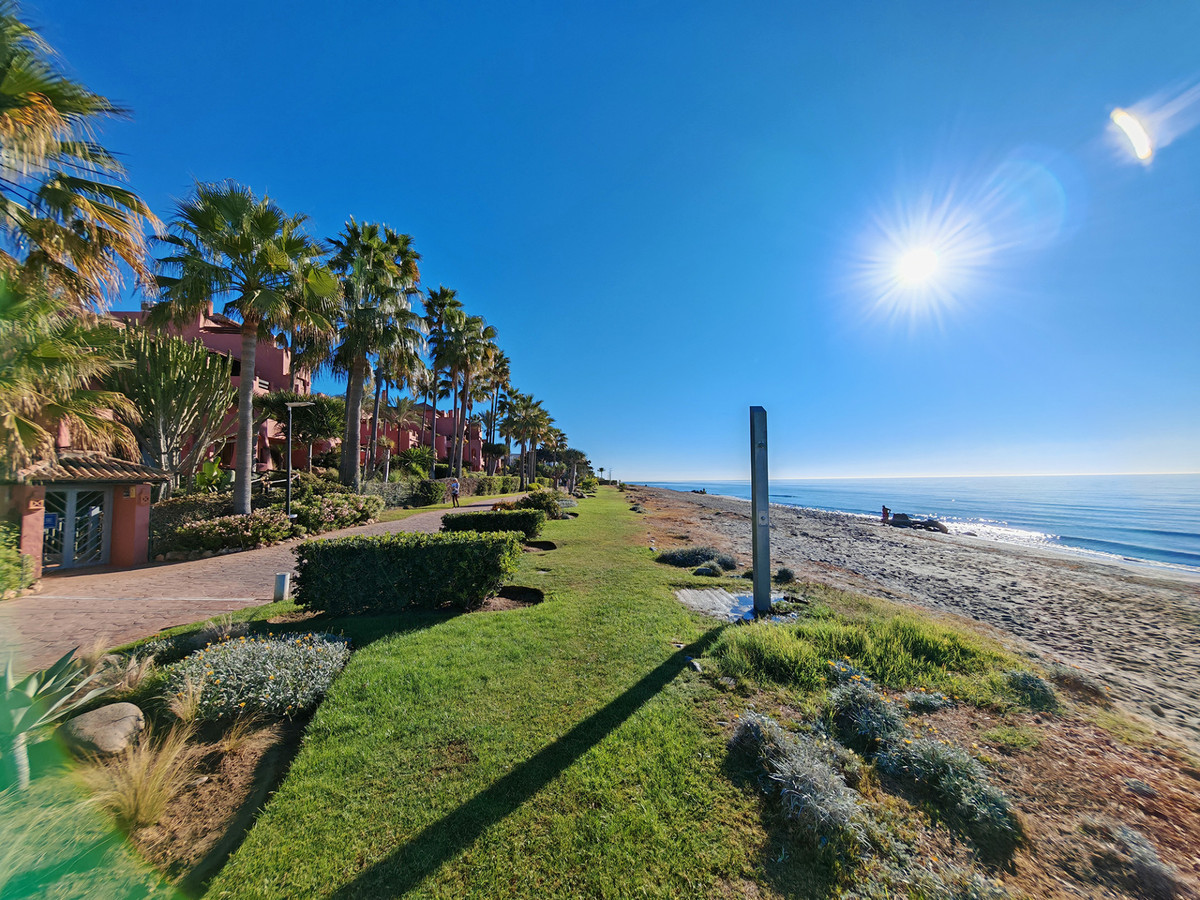 Apartment-in-Estepona-Ref-R5209327 Apartment for sale in Estepona