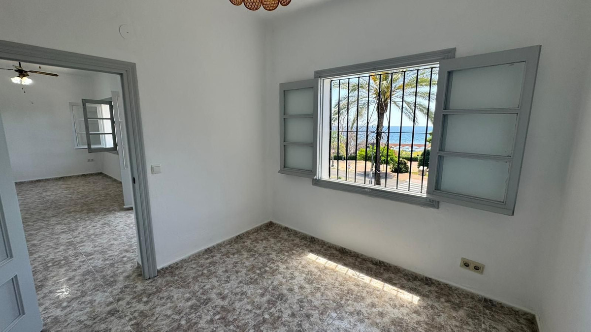 Apartment for sale in Estepona