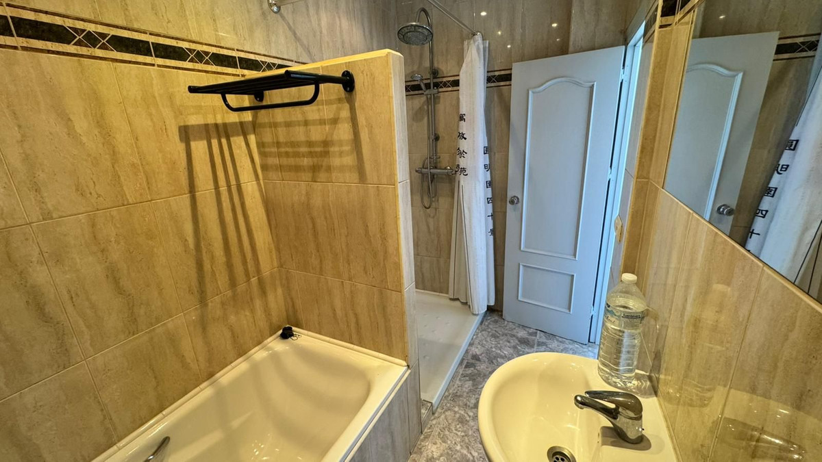 Apartment for sale in Estepona