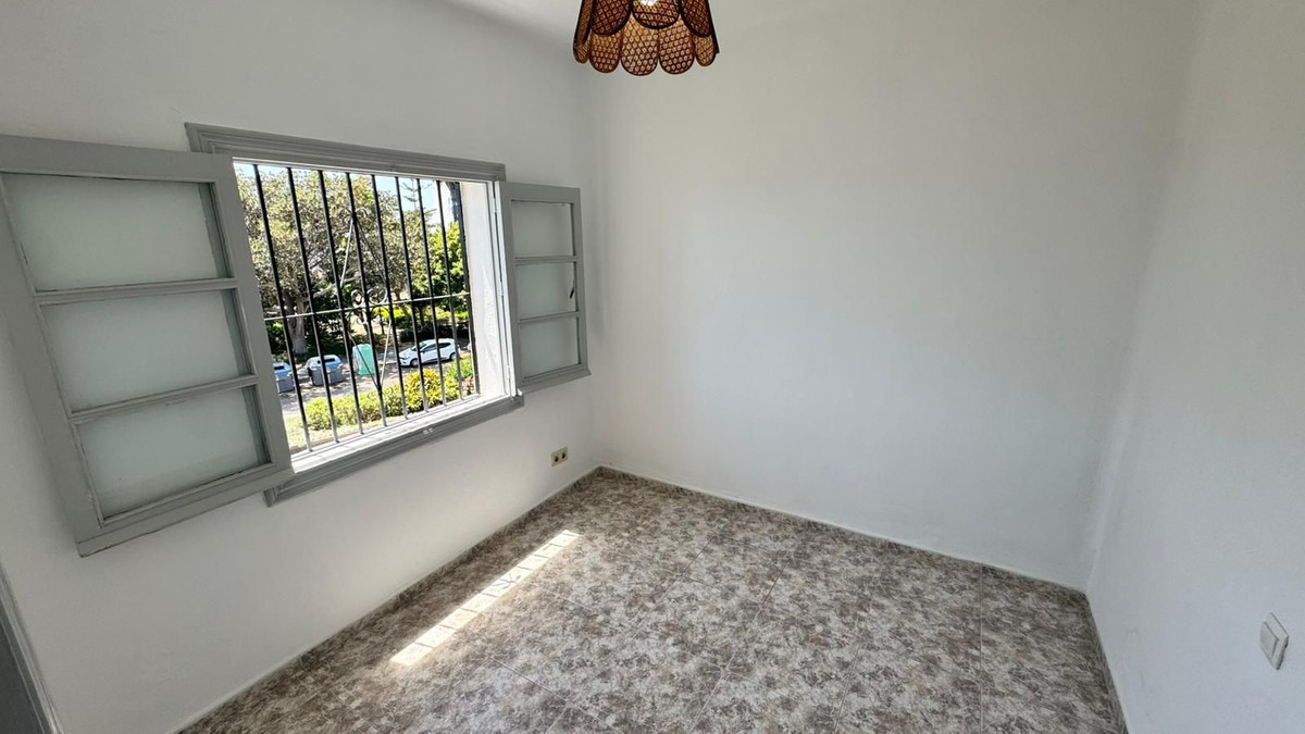 Apartment for sale in Estepona