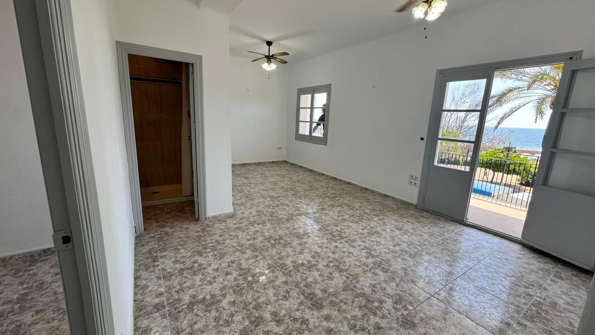 Apartment for sale in Estepona