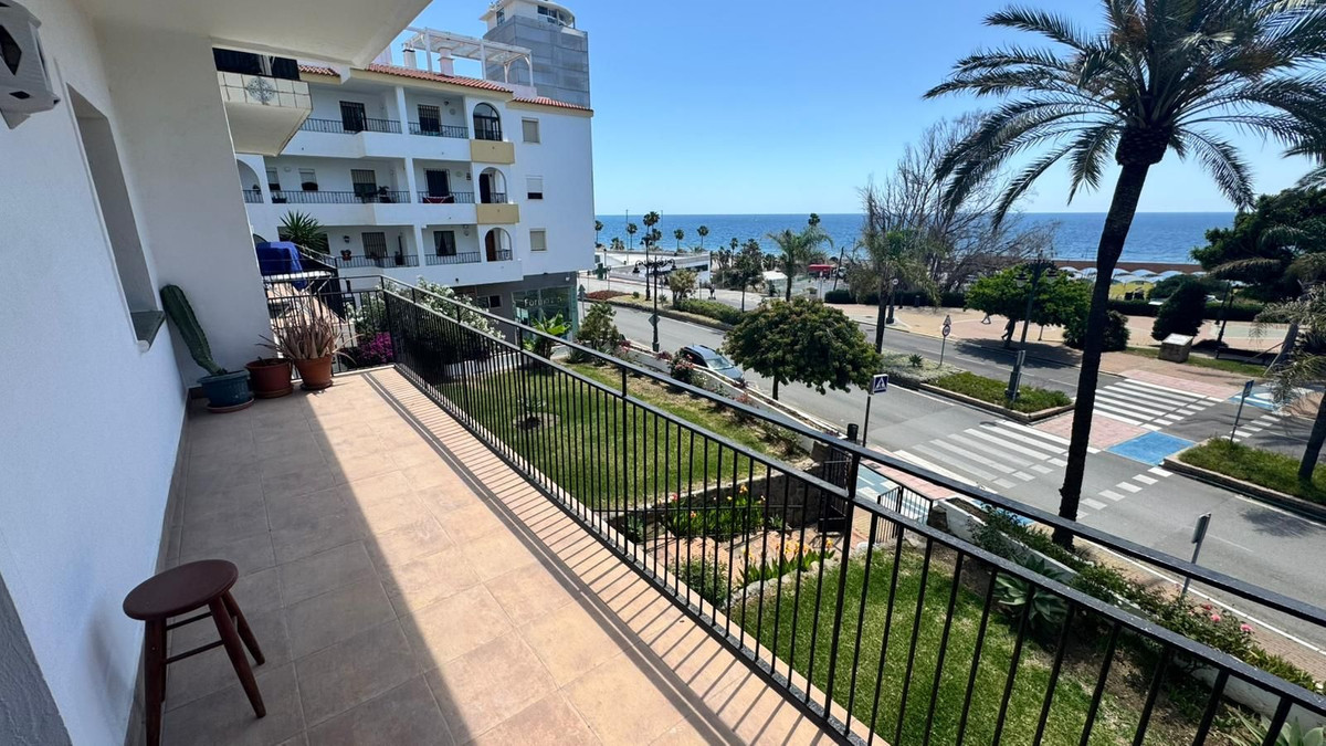 Apartment-in-Estepona-Ref-R5456554 Apartment for sale in Estepona