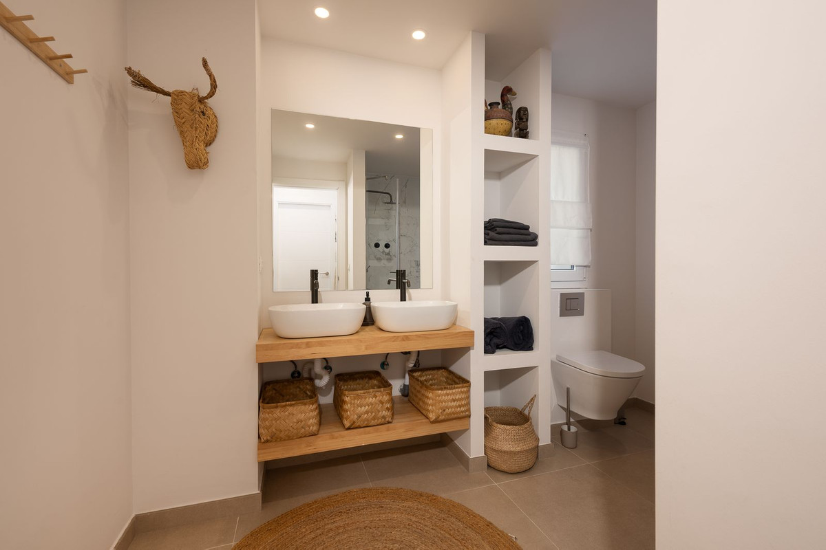 Apartment for sale in Estepona