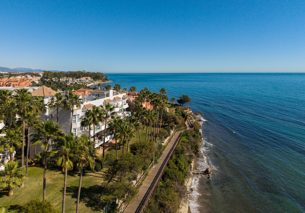 Apartment for sale in Estepona