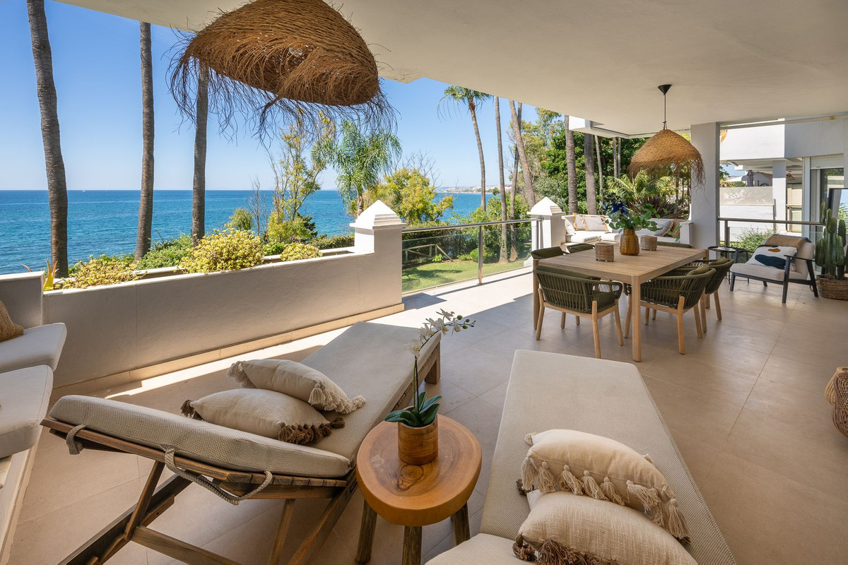 Apartment-in-Estepona-Ref-R5464102 Apartment for sale in Estepona