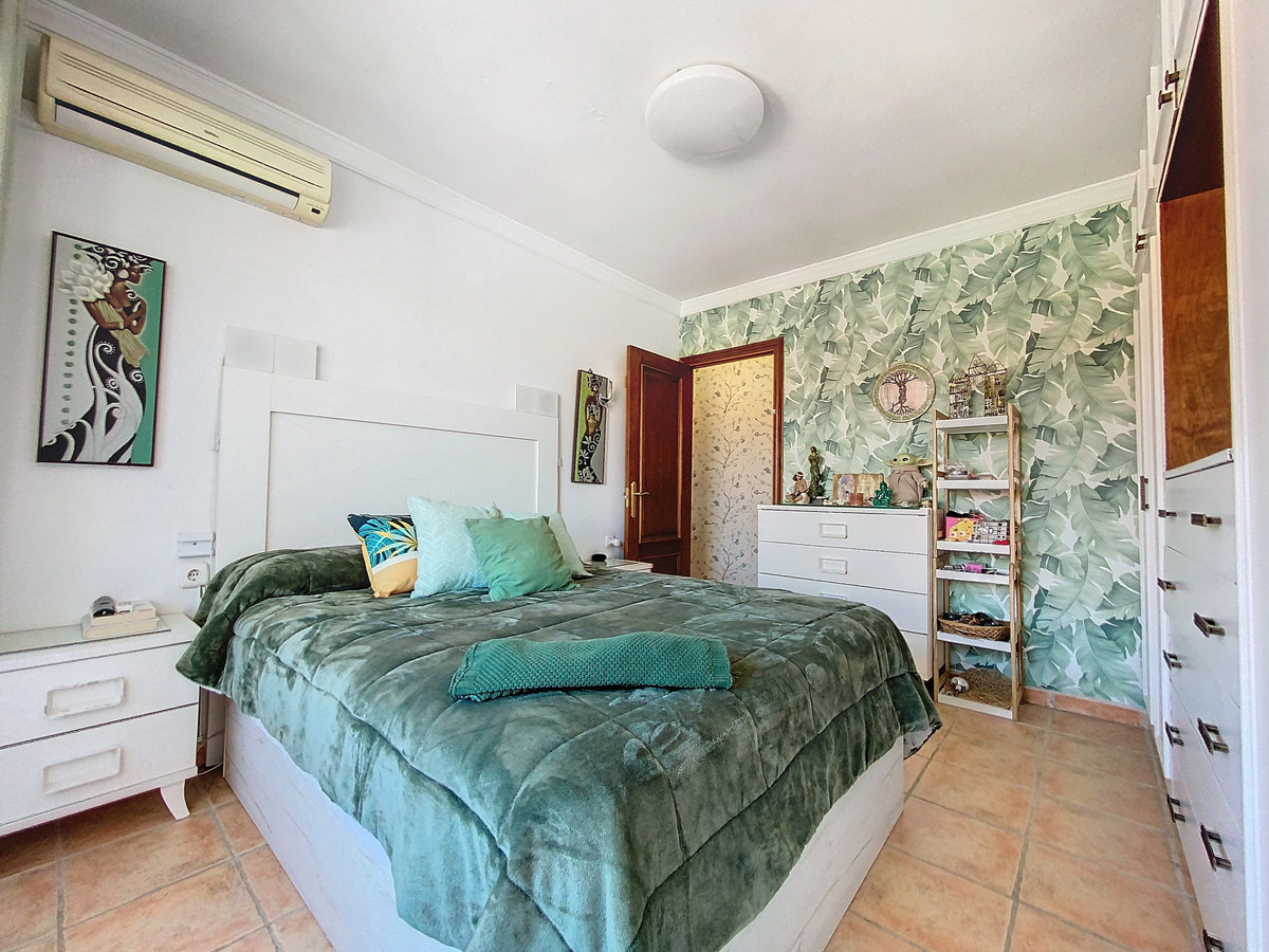 Apartment for sale in Estepona