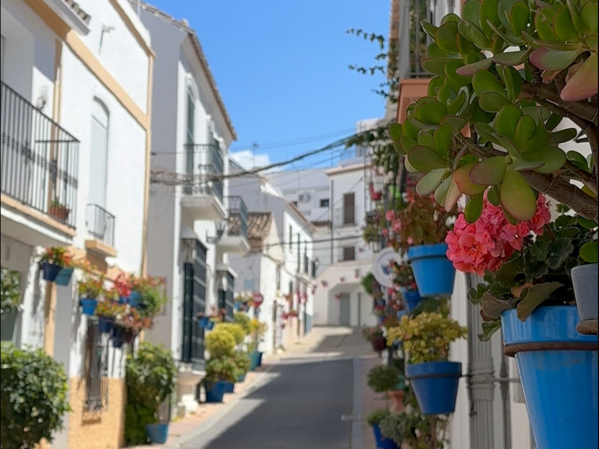 Apartment for sale in Estepona
