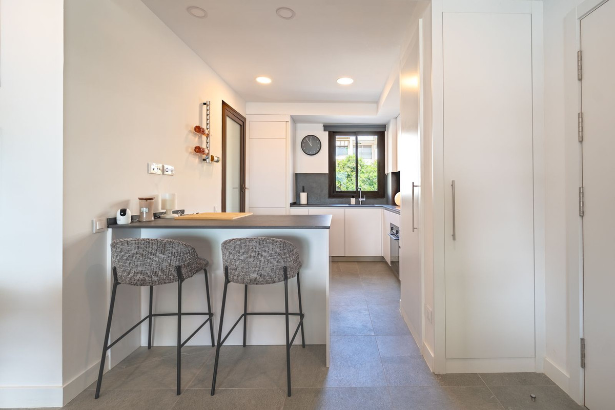 Apartment for sale in Estepona