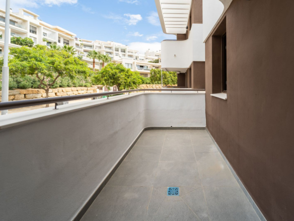 Apartment for sale in Estepona