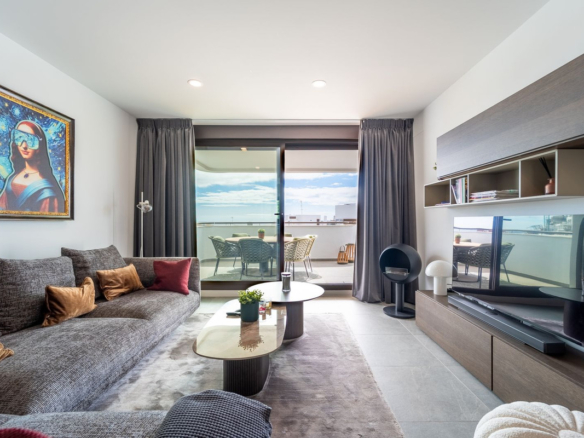 Apartment for sale in Estepona