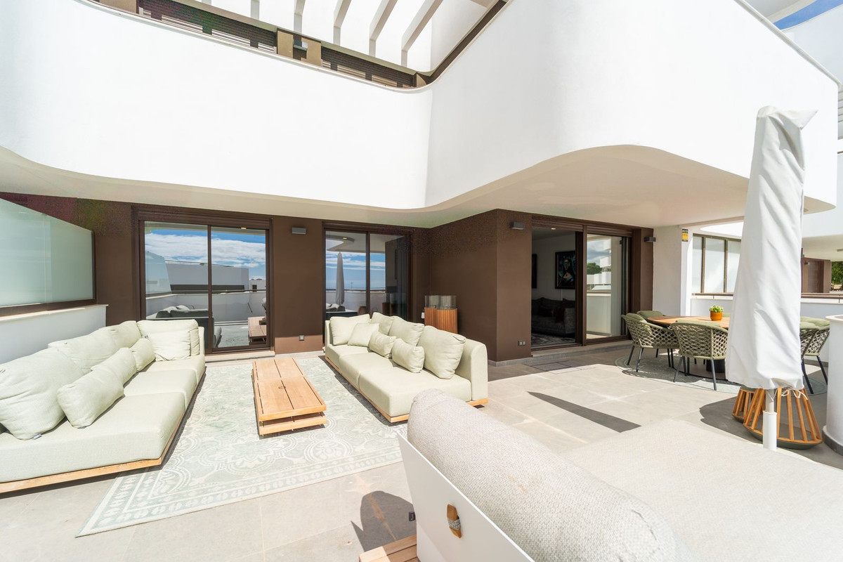 Apartment-in-Estepona-Ref-R5465338 Apartment for sale in Estepona