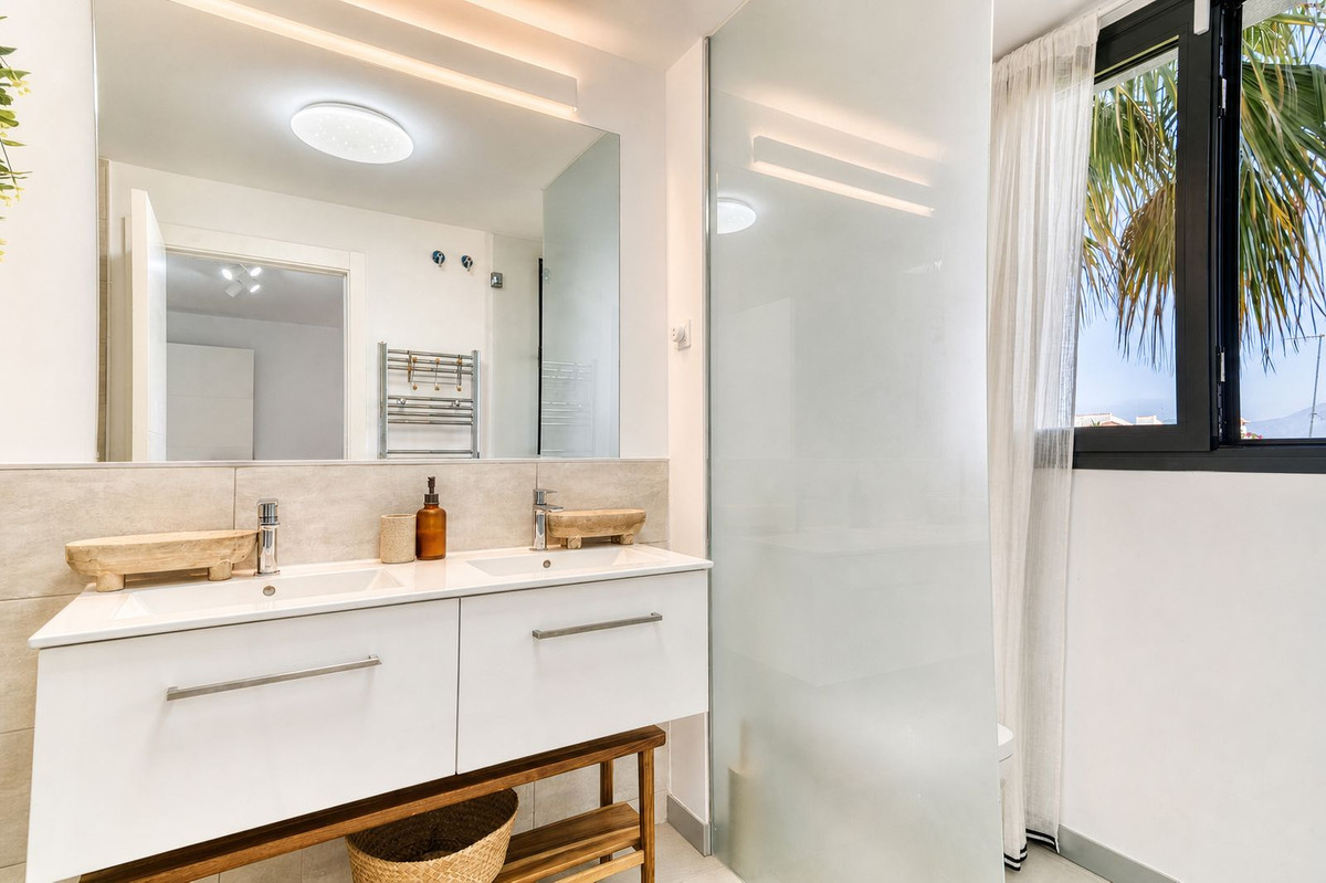 Apartment for sale in Manilva