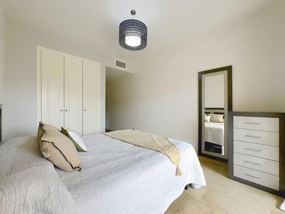 Apartment for sale in Manilva