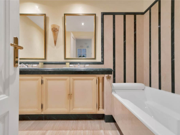 Apartment for sale in Marbella